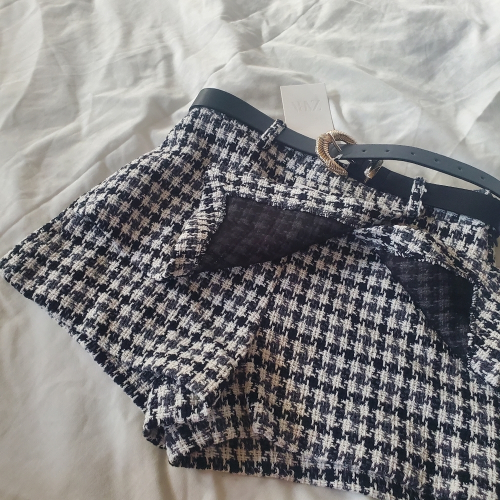 Shorts - Picture 3 of 15